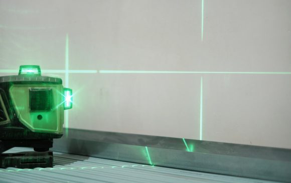 Laser – Jak działa i gdzie jest wykorzystywany?